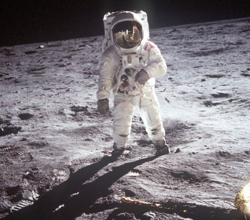 AS11_40_5903-BuzzAldrin_sm